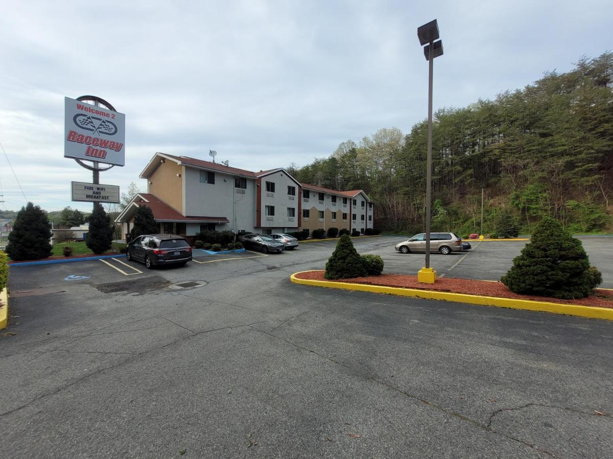 Raceway Inn 马丁斯维尔 外观 照片