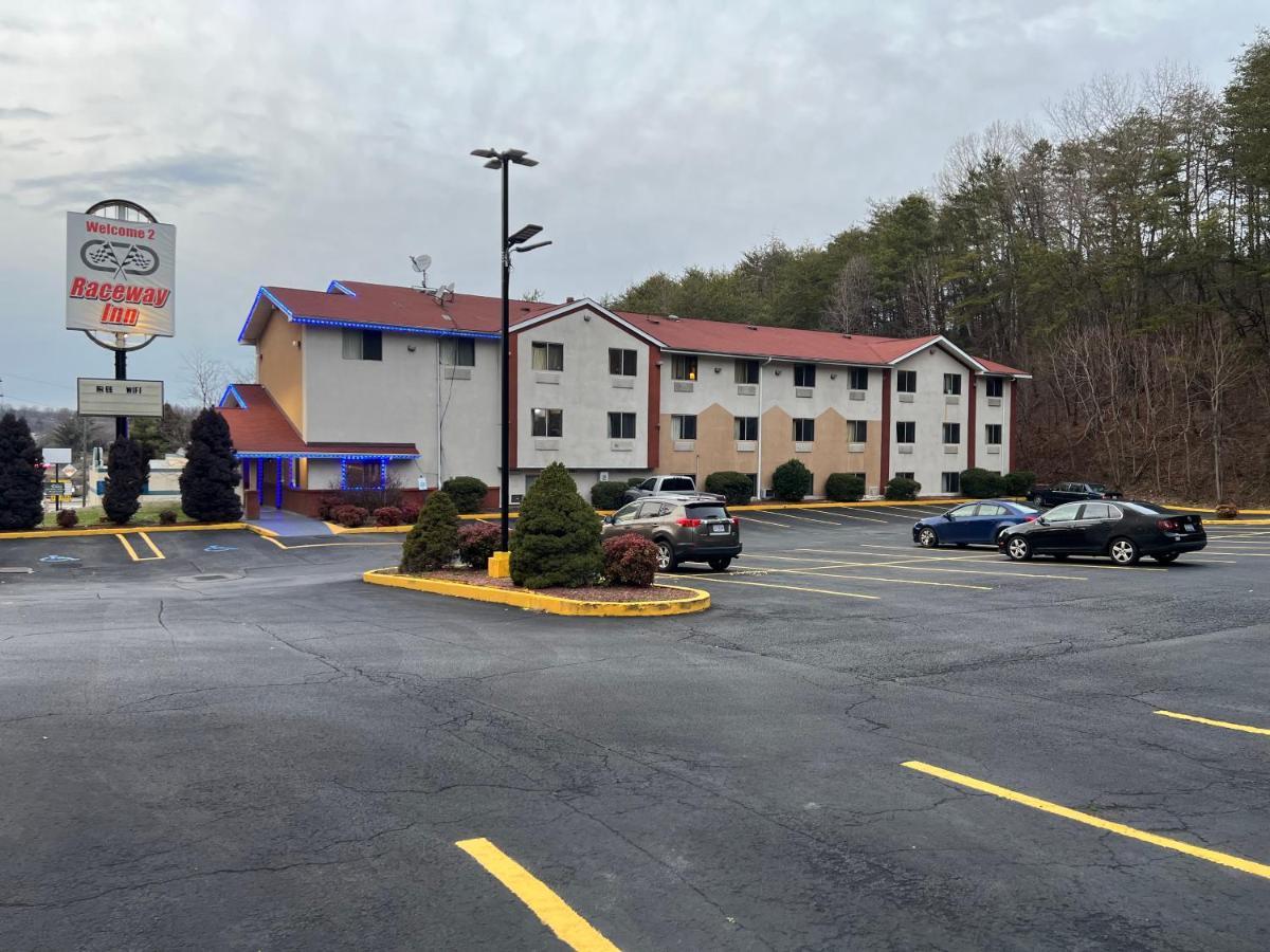 Raceway Inn 马丁斯维尔 外观 照片