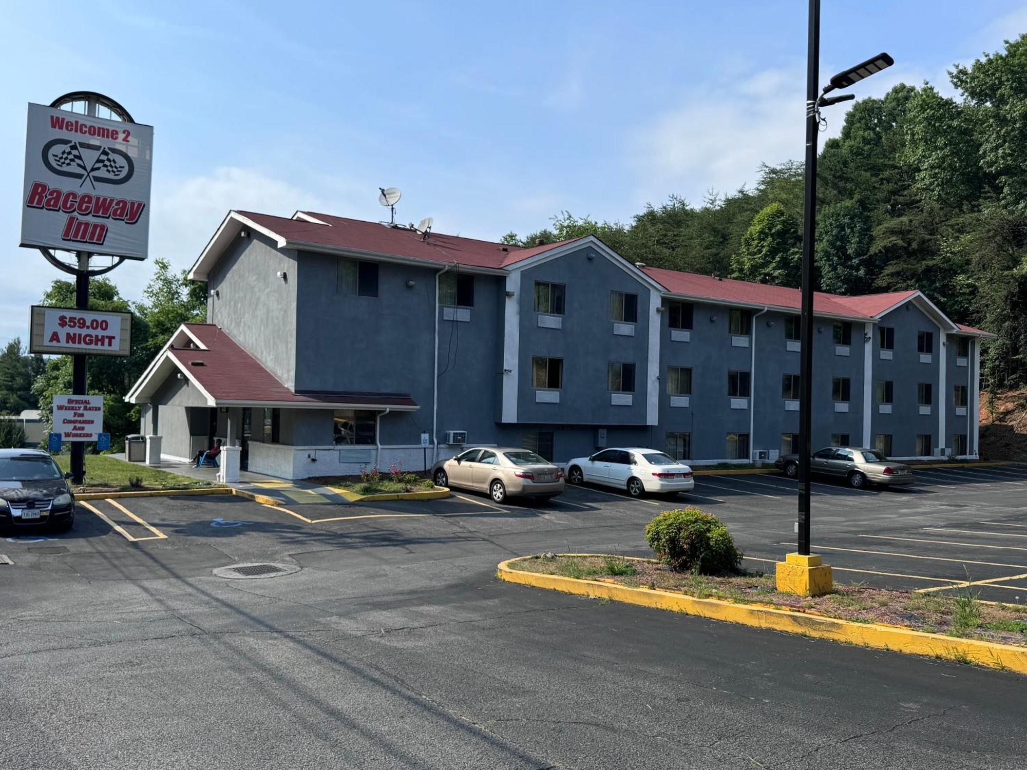 Raceway Inn 马丁斯维尔 外观 照片